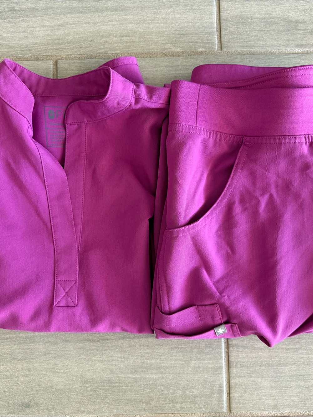 Figs Bright Fuchsia Scrub Set